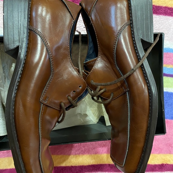 Steve Madden size 8 men’s dress shoes.  Used but still has plenty of life. - Picture 3 of 7
